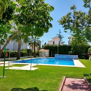 https://los-porches-beach-apartment-041.es-andalucia.com